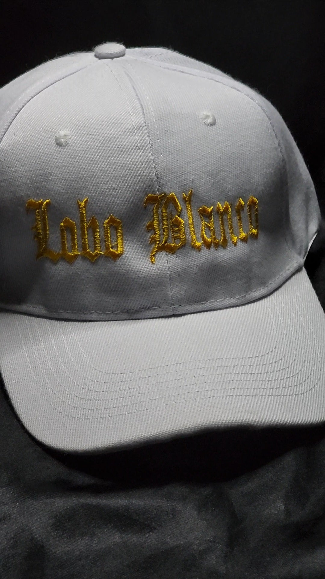 Lobo Blanco Trucker Hats